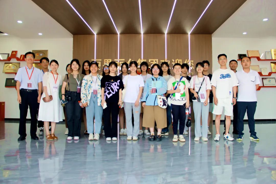 北京大学暑期调研团一行来到尊龙时凯